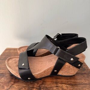 NWOT Ros Hommerson size 8.5 wide cork wedge and black leather Velcro sandals